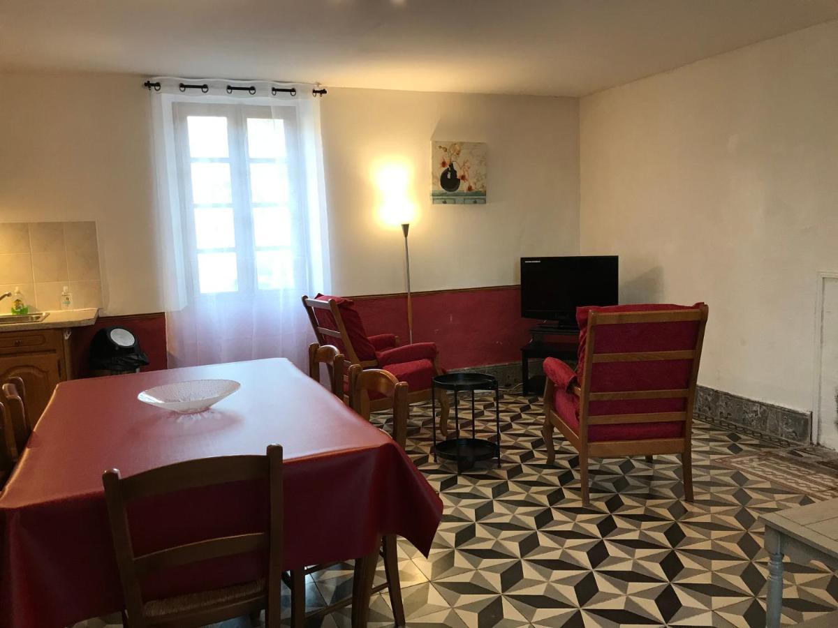 Gites & Chambres D'Hotes Peyrecout Laparrouquial Bagian luar foto