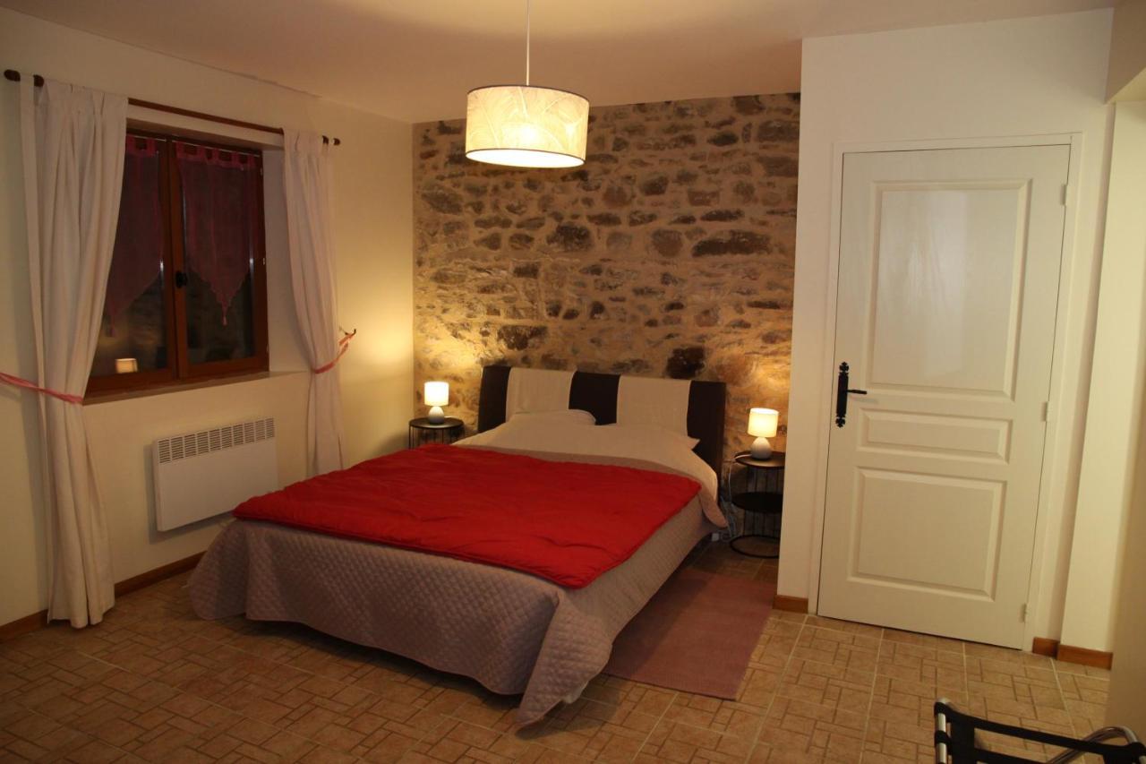 Gites & Chambres D'Hotes Peyrecout Laparrouquial Bagian luar foto