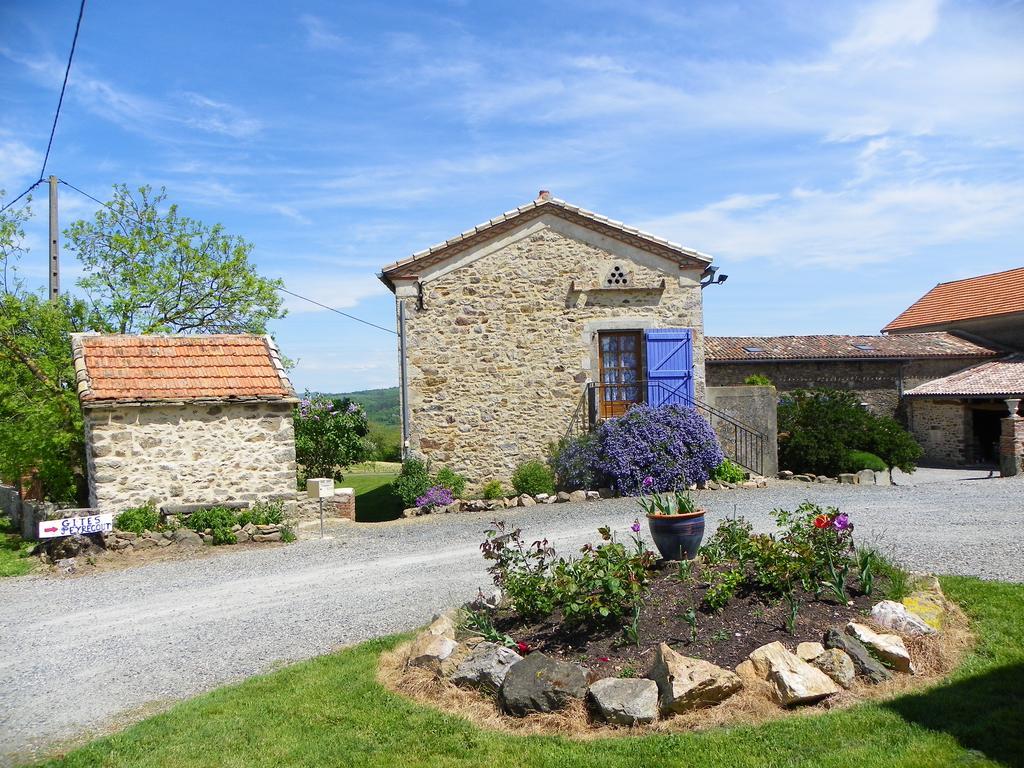 Gites & Chambres D'Hotes Peyrecout Laparrouquial Bagian luar foto