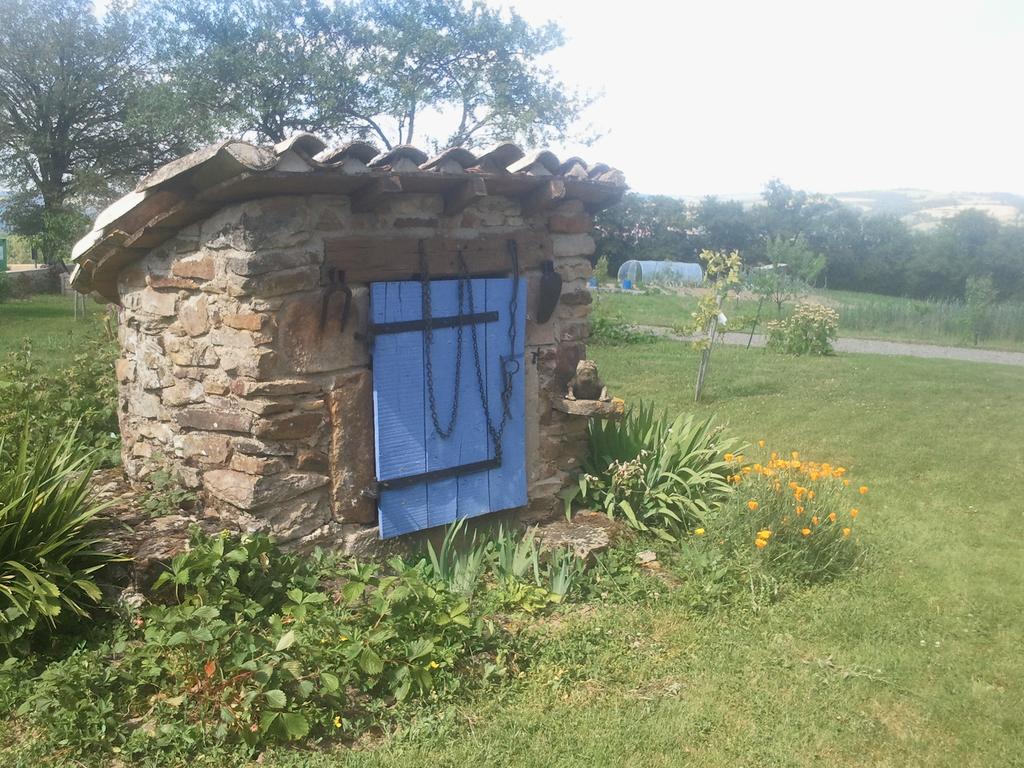Gites & Chambres D'Hotes Peyrecout Laparrouquial Bagian luar foto